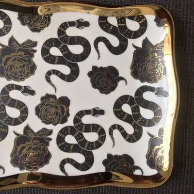 Plato para servir Halloween plato parque castillo serpientes rosas rectangular Foto 1 de 4