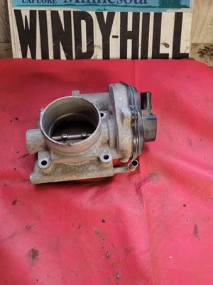 Cuerpo del acelerador compatible con 05-07 QUINIENTOS 5F9EAD Foto 1 de 4