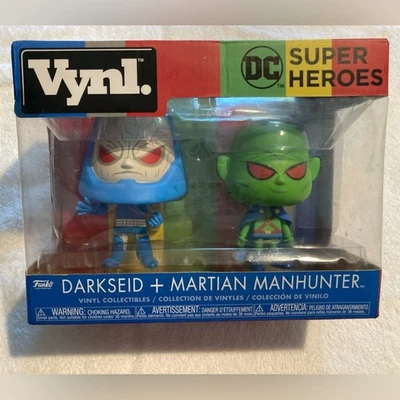 Funko Vynl: Figuras Darkseid y Martian Manhunter - Azul, Rojo, Verde Foto 1 de 4
