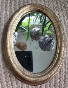Vibtage Italy Oval Mirror 7.25"×5.5" Wood Gold Gilt Rustically Beautiful - Picture 1 of 4