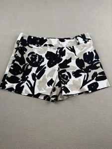Ann Taylor LOFT Damengröße: 8, schwarz/weiß/hellbraun Blumenmuster Riviera Shorts, gebraucht, in einwandfreiem Zustand - Bild 1 von 9