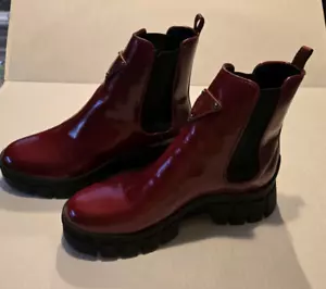 Guess Womens Hestia Red Booties Chelsea Boots Shoes 9.5 Medium - Picture 1 of 5
