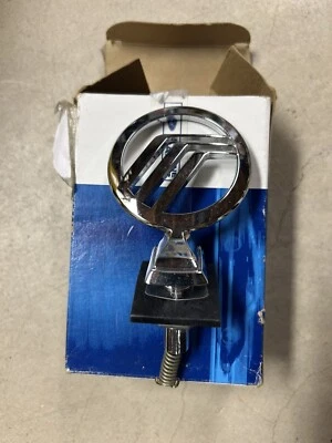 Nuevo de Lote Antiguo 2003-2011 Raro E&G Personalizado Mercury Grand Marquis Cromo Capucha Adorno Foto 1 de 3