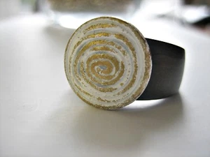 Botón Accesorio - Espiral Blanco/Oro - Compatible con Anillo Charlotte 21 - Accesorios - Imagen 1 de 2