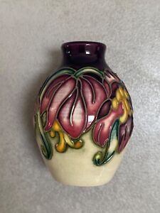 MOORCROFT MINIATURE VASE - IMMACULATE CONDITION - FIRST CLASS