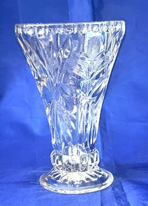 Vintage Pressed Clear Glass Vase Heavy Approximately 1930’s - Imagen 1 de 7
