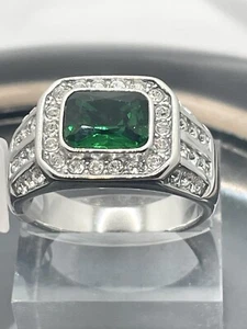 Mens signet  ring emerald green pinky stainless steel cubic zirconia classy k495 - Picture 1 of 8