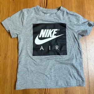 Nike Air light gray black graphic cotton short sleeve shirt SIZE 6 - Picture 1 of 4