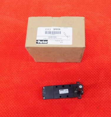 PARKER Manual Air Control Valve DirectAir 4 Series 4-Way 3-Position 1/4 in NPT - Image 1 of 4