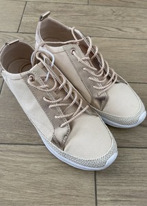 next canvas trainers