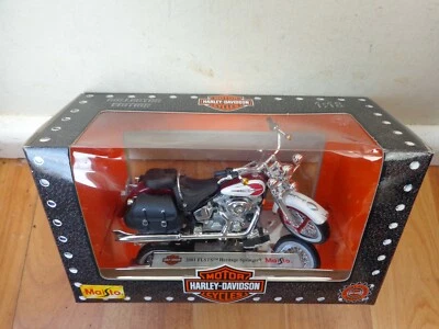 1/18 Maisto Classico 2001 FLSTS Heritage Springer Harley Davidson Moto - Immagine 1 di 2