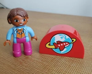LEGO Duplo Airport Set #10590 (Women Passenger Minifigure + Baggage Claim Sign)  - Picture 1 of 9