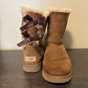 UGG Bailey Bow II Mid Calf Chestnut Women’s Boots USA Size 9 1016225 Pre Owned - Picture 1 of 6