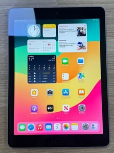 Apple iPad (6. generacji, 32GB, Wi-Fi, 9,7" - gwiezdna szarość) - 3 miesiące gwarancji - Zdjęcie 1 z 7