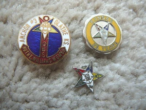 OES EAST STAR - 2 SPILLE E CHARM VINTAGE - PREMIO KANSAS 25 ANNI & SPILLA OLATHE KS - Foto 1 di 5