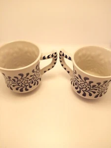 2 Vintage Ceramarte Kaffeetassen, blaue Blumen Steinzeug. Made In Brazil. - Bild 1 von 6