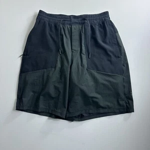 Lululemon Step Back Jump Short 8" Men's Size M Black LM7AEFS Active Gym Training - Picture 1 of 7