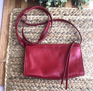 HOBO International Red Leather Zip Wristlet Crossbody Purse W/ Front Pocket - Picture 1 of 12