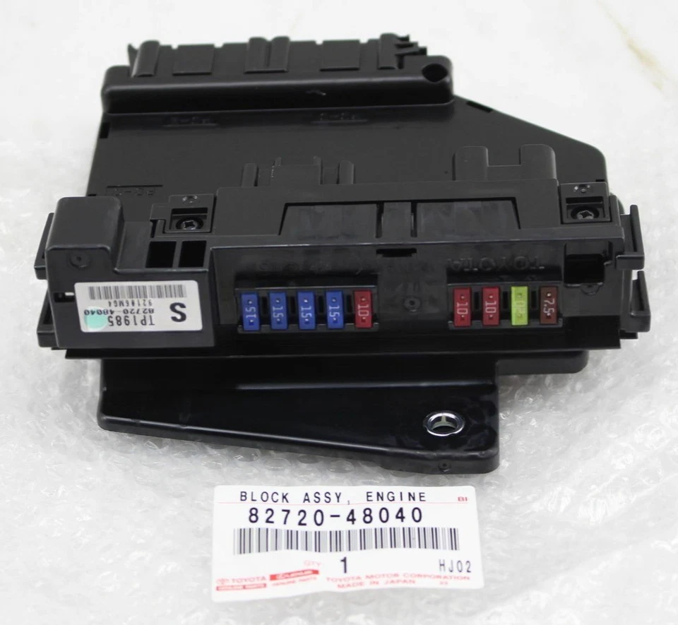 Bloque de conexiones genuino para sala de motores Toyota Highlander 2008-2010 82720-48040 OEM Foto 1 de 1