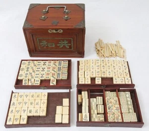 Antiguo juego parcial chino Mah Jongg 129 azulejos de hueso y bambú + palos estuche de madera - Imagen 1 de 13