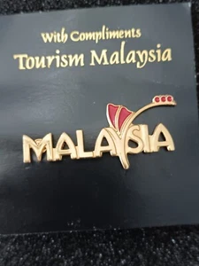 Pin's Pins PIN Enamel 41 MÉTAL DORÉ 2D Pays  MALAISIE "MALAYSIA"  - Picture 1 of 3
