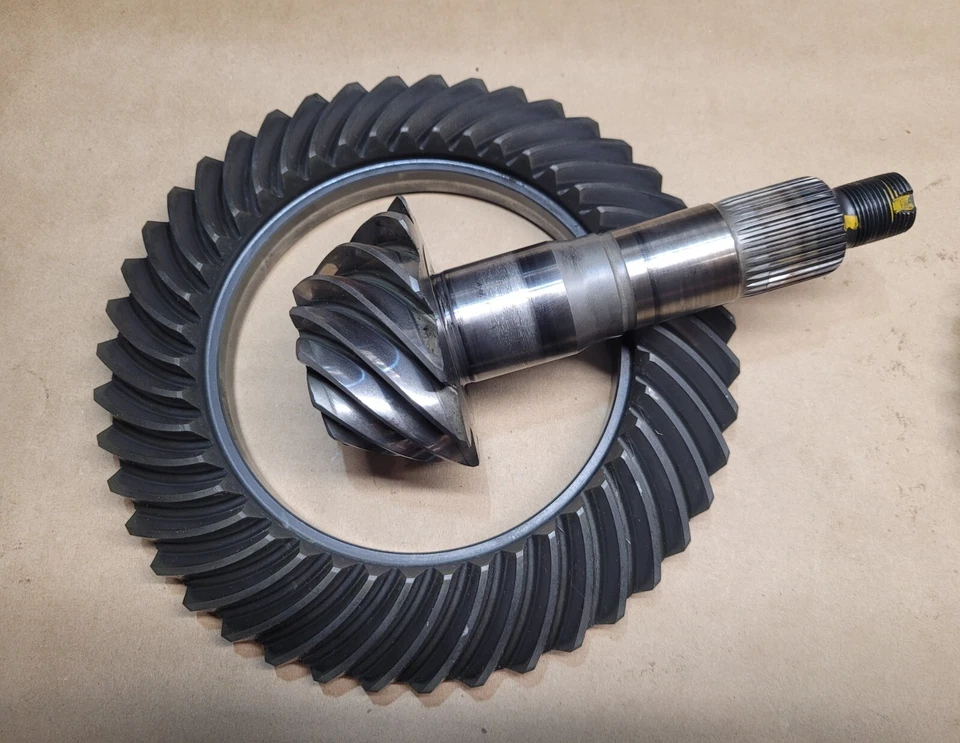 丰田陆地巡洋舰 200 2007 - 2015 后环和小齿轮 3.9 | 41201-80496 | 二手 — 第 1/3 张图片