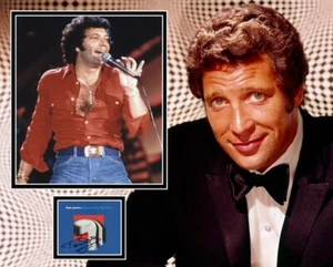 TOM JONES SIGNED CD PHOTO MOUNT (1) - Foto 1 di 1