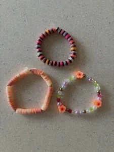 Lindas pulseras hechas a mano para niños - Imagen 1 de 7