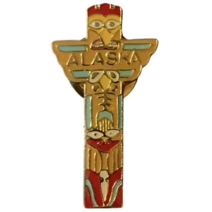 Alaska Totem Pole Travel Souvenir Pin - Picture 1 of 2