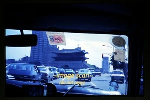 Filmdia von Seoul Korea, Straßenszene aus Taxi Car, Original 70er Jahre b12c - Bild 1 von 1