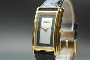[Casi COMO NUEVO] Reloj Gucci 2600M 23 mm esfera negra blanca cuarzo para hombre de JAPÓN - Imagen 1 de 10