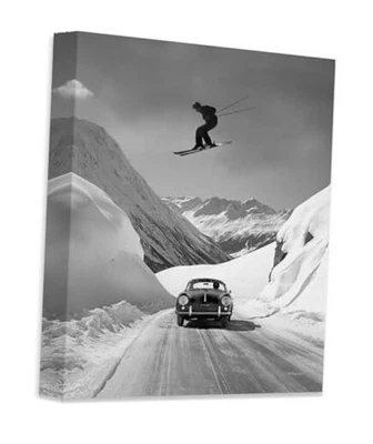Esquiador Saltando Sobre Porsche Vintage Blanco y Negro Lona Estirada 20" L x 16" W Foto 1 de 4