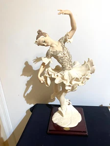 GUISEPPE ARMANI JULIETTE FIGURINE 18 IN TALL FLORENCE W/ ORIGINAL BOX MINT - Picture 1 of 8