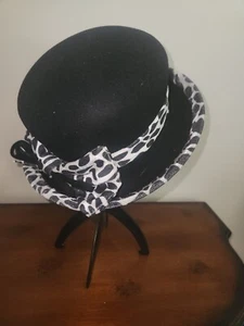 Toucan Women's Black Top Hat with Animal Print Trim and Bow/Band - Picture 1 of 1