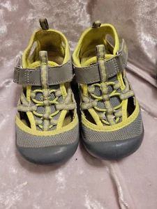 oshkosh b'gosh shoes - Picture 1 of 4