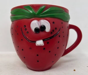 Vintage Pillsbury Funny Face Freckle Face Strawberry Mug Advertising Plastic - Picture 1 of 4