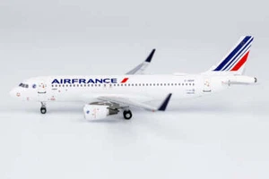 Air France Airbus A320 F-HEPF NG Model 15005 Scale 1:400 - Picture 1 of 6