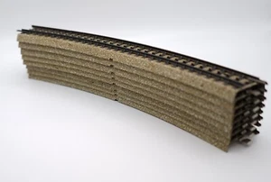 Märklin H0 5200 M Gleis gebogen 8 Stück Track Modelleisenbahn Metall Aussenkreis - Bild 1 von 1