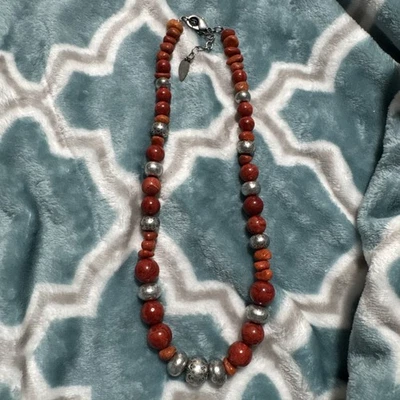 Collar Coldwater Creek tono plata y cuentas rojas J14 Foto 1 de 3