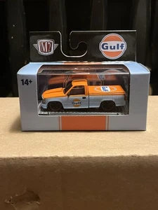 M2 Machines Gulf 1992 Chevrolet C1500 SS 454 - Picture 1 of 6