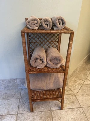 Estante de almacenamiento de tres niveles vintage/natural de ratán y mimbre - gran tamaño Foto 1 de 4