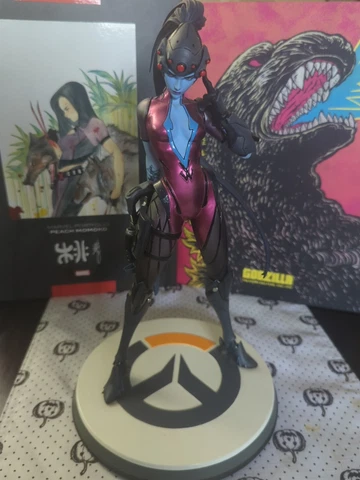 Official Widowmaker (Overwatch) figure - SUPERB condition!! Cover
