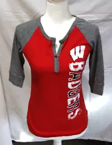 Wisconsin Badgers Damen Henley Shirt mit 3/4 Arm - Small - Bild 1 von 4