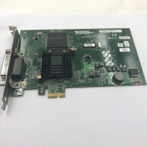 Tarjeta adaptadora de interfaz National Instruments NI PCIe-GPIB usada - Imagen 1 de 2