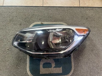 Conjunto de faros halógenos laterales izquierdo Kia Soul 2014-2019 OEM 92101-B2 Foto 1 de 4