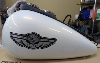 Оригинальный бензобак Harley Davidson 2003 100-й FXD Dyna Super Glide No4396 - Изображение 1 из 4