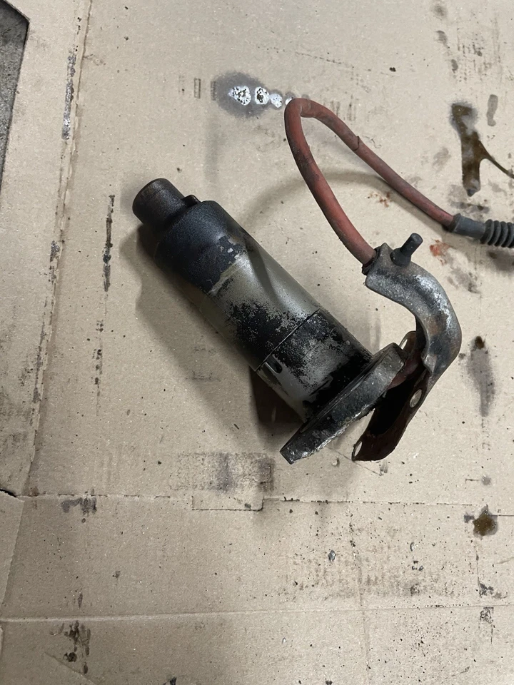 BMW e32 e34 E24 Oil Level Switch 1717394 M30 Engine 3.0 3.5 635csi 735iL 535i - Image 1 of 4