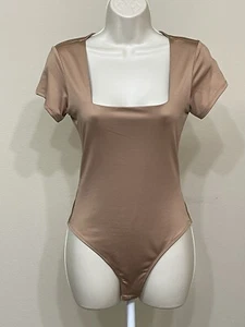 And Now This Damen beige quadratischer Ausschnitt Kurzarm Stretch Komfort Tanga Body XS - Bild 1 von 11