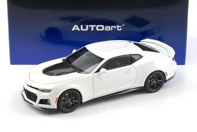 1:18 AUTOart Chevrolet Camaro ZL1 Coupè 2017 Summit Bianco 71206 - Immagine 1 di 4