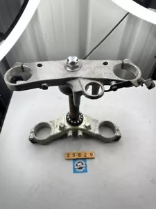 Abrazadera de horquilla de vástago de dirección triple árbol Yamaha YZF750 R '96-98' - Imagen 1 de 10